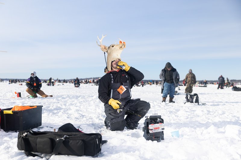 United Kigdom - ice fishing live